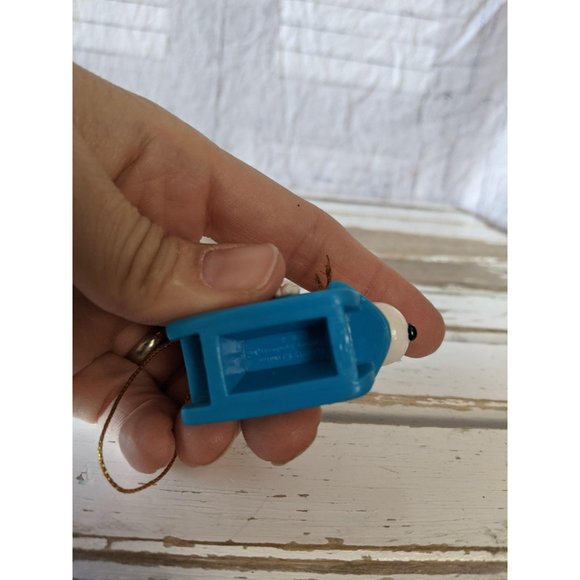 United feature Snoopy sledding blue ornament Xmas - Picture 6 of 6